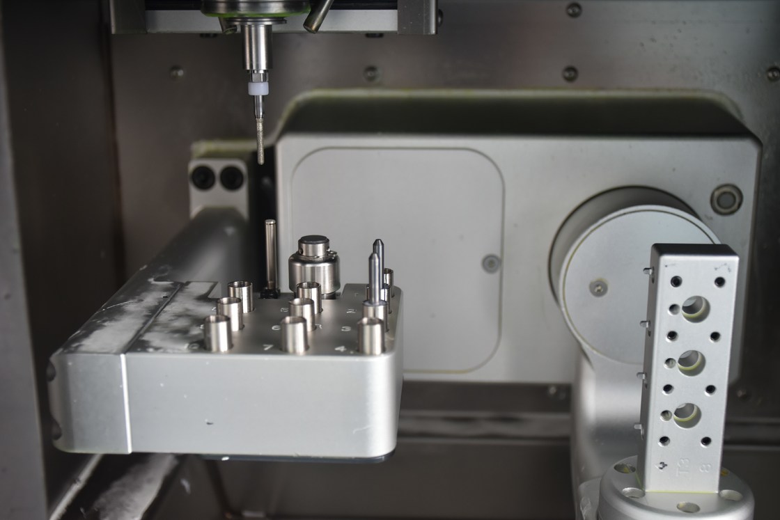 YUCERA Cad/cam 습식 밀링 휴대용 기계 치과 유닛 실험실 치과 치과 기기 세트